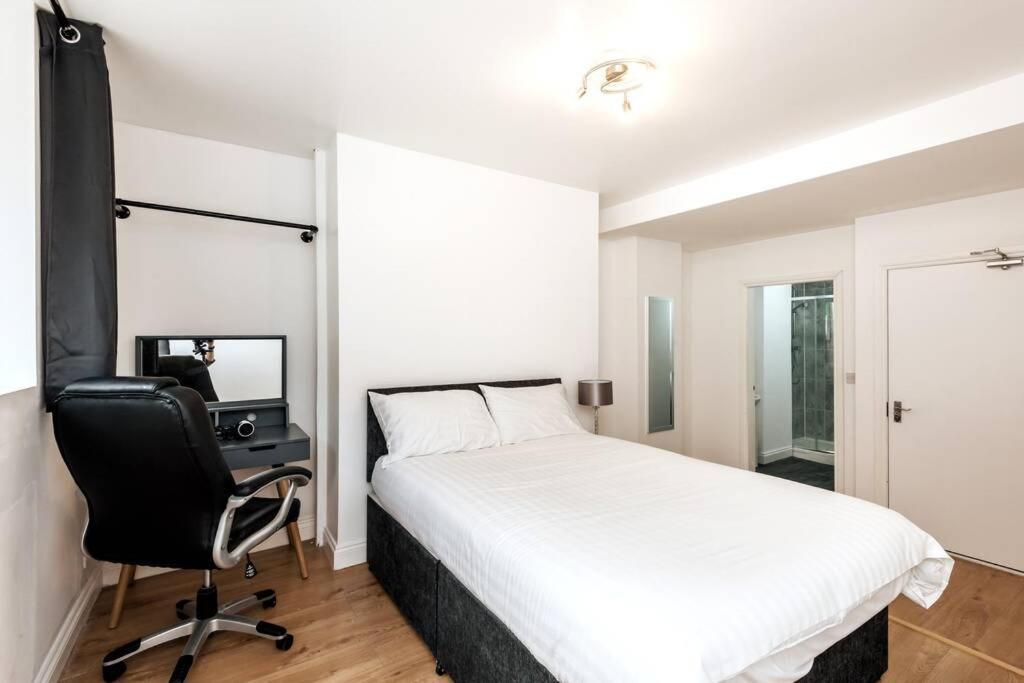 Liverpool City Centre - Fabulous 3 En-Suite Bedrooms - Sleeps 10 People Kültér fotó