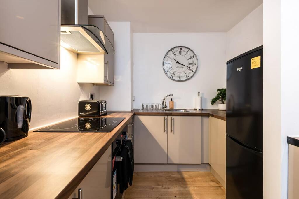 Liverpool City Centre - Fabulous 3 En-Suite Bedrooms - Sleeps 10 People Kültér fotó